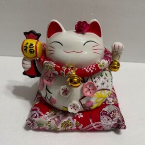 Lucky Cat Sakura Ceramic Piggy Bank,5.5” Hx6”Wx5”D.New!